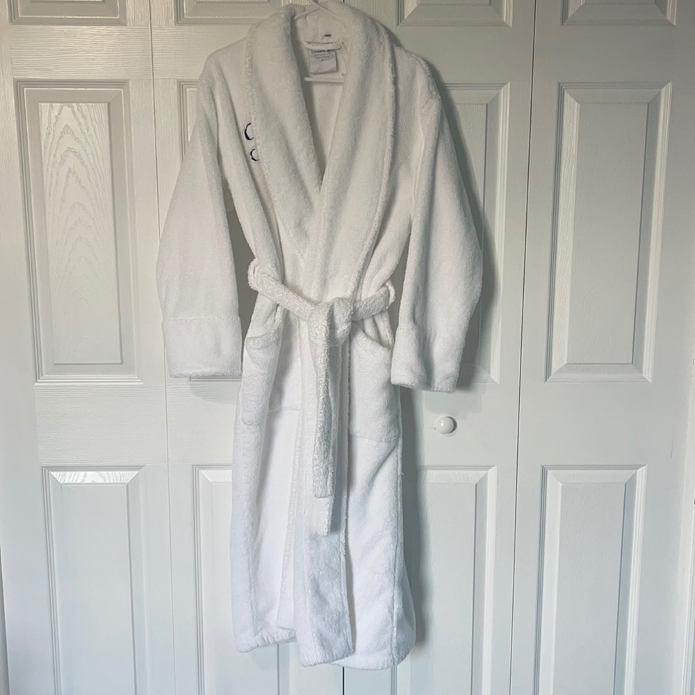 Frontgate bathrobe